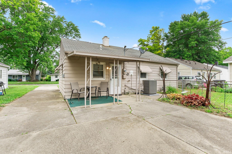 Listing Image 18