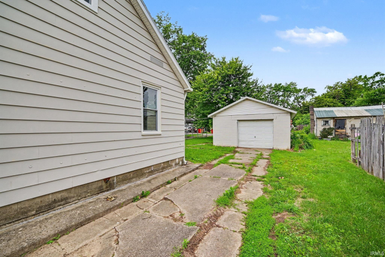 Listing Image 24