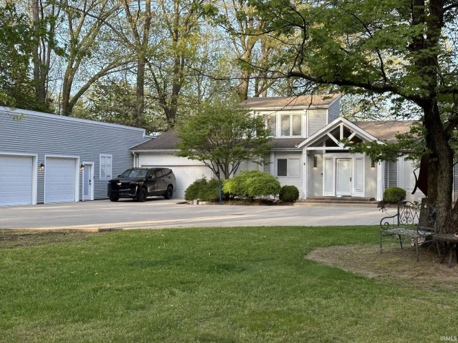 Listing Image 4