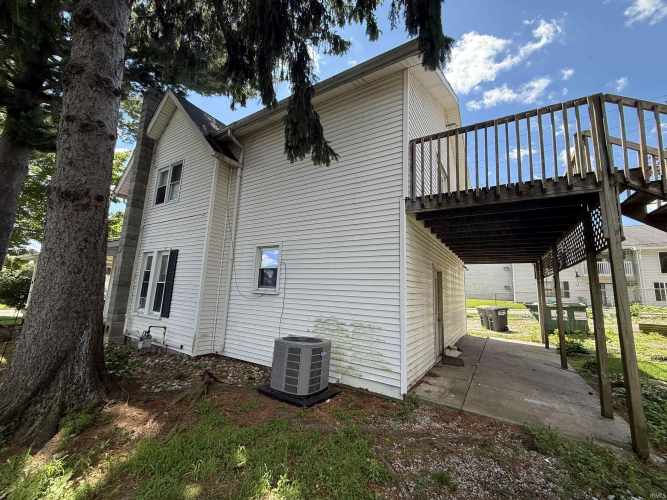 Listing Image 4