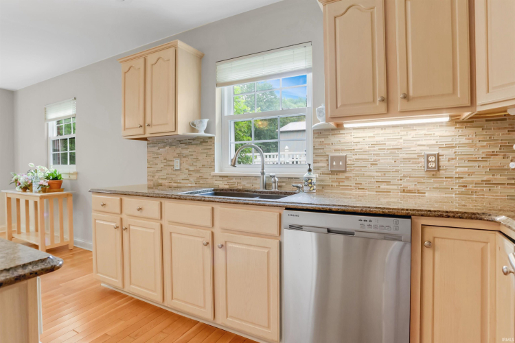 Listing Image 19
