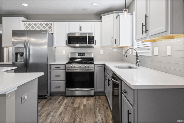 Listing Image 14