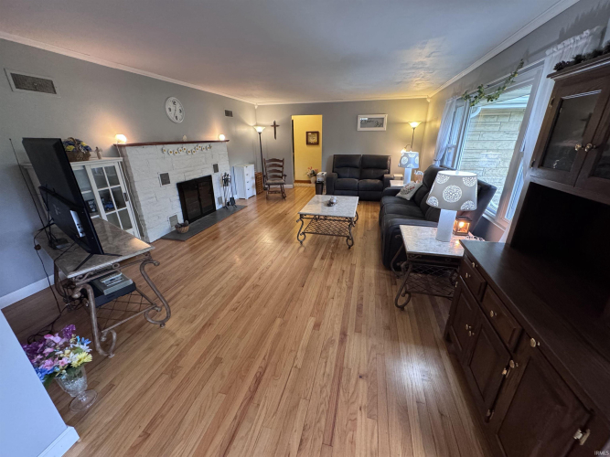 Listing Image 15