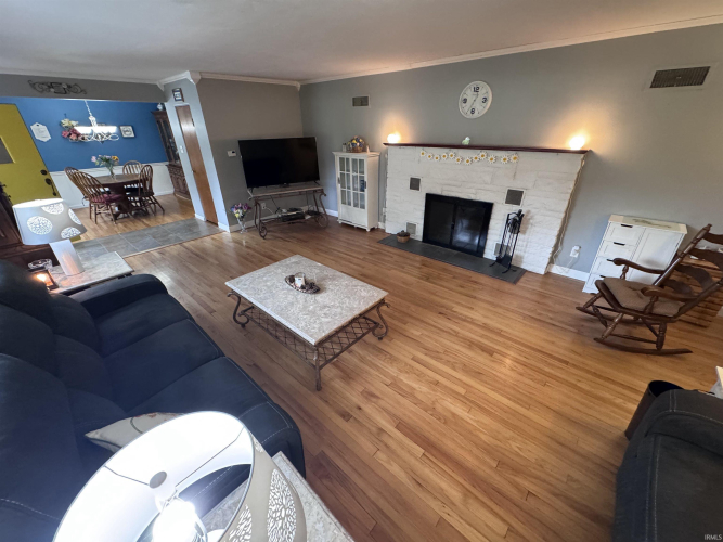 Listing Image 19