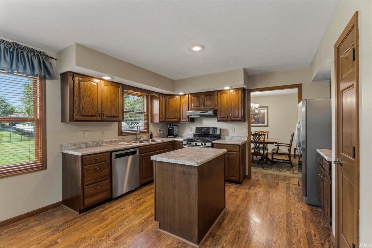 Listing Image 13