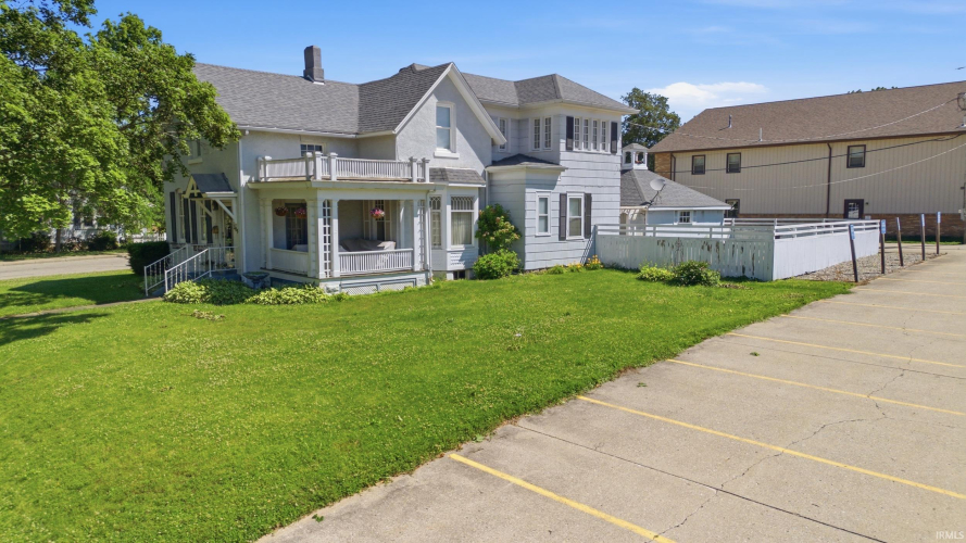 Listing Image 11