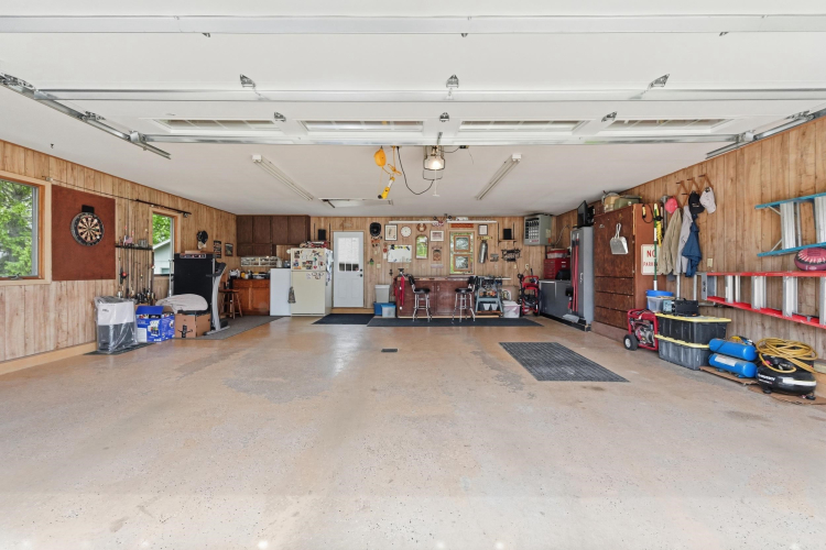 Listing Image 40