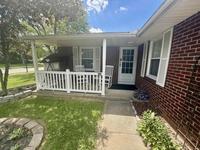 Listing Image 4