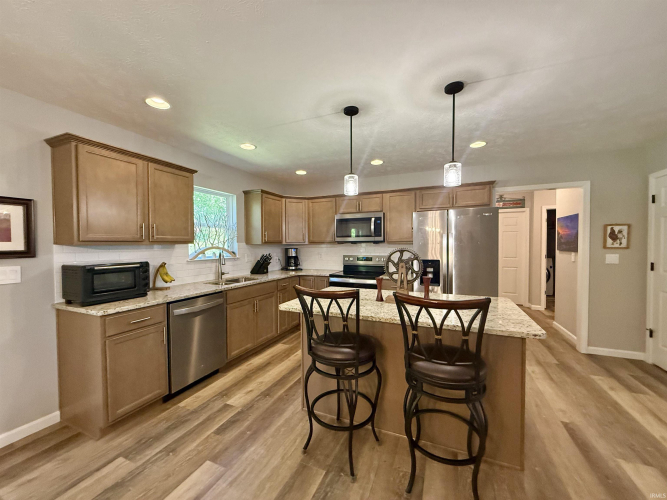 Listing Image 8