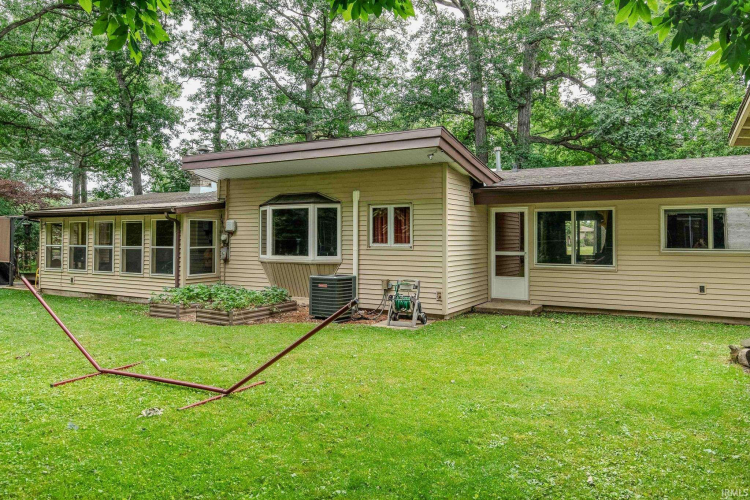 Listing Image 11