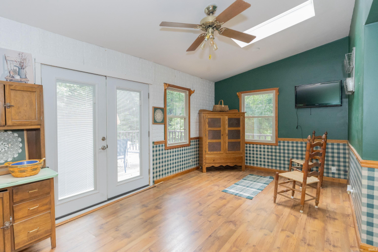 Listing Image 15