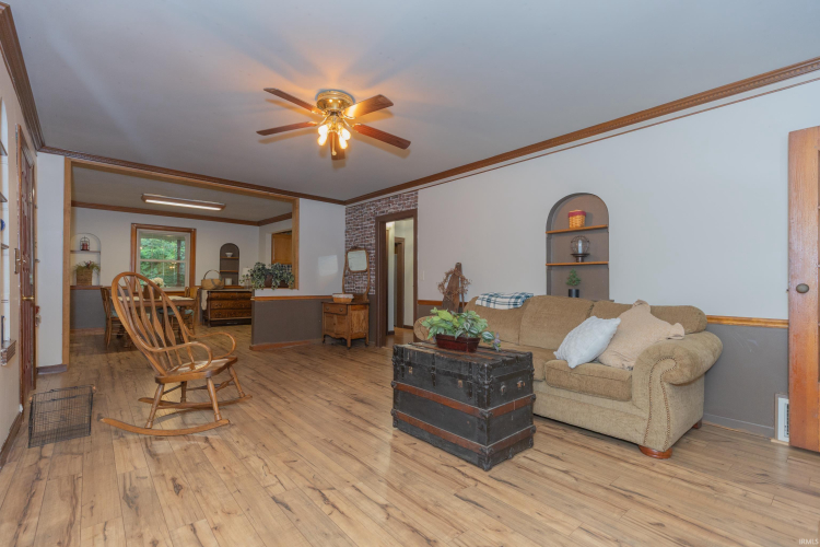 Listing Image 5