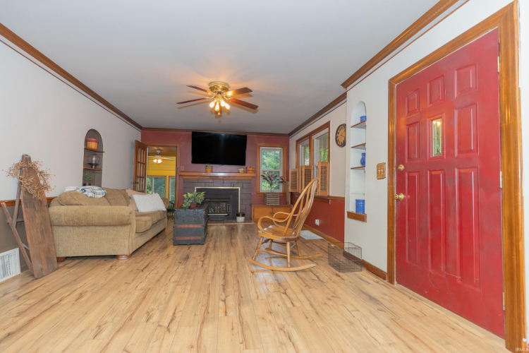 Listing Image 6