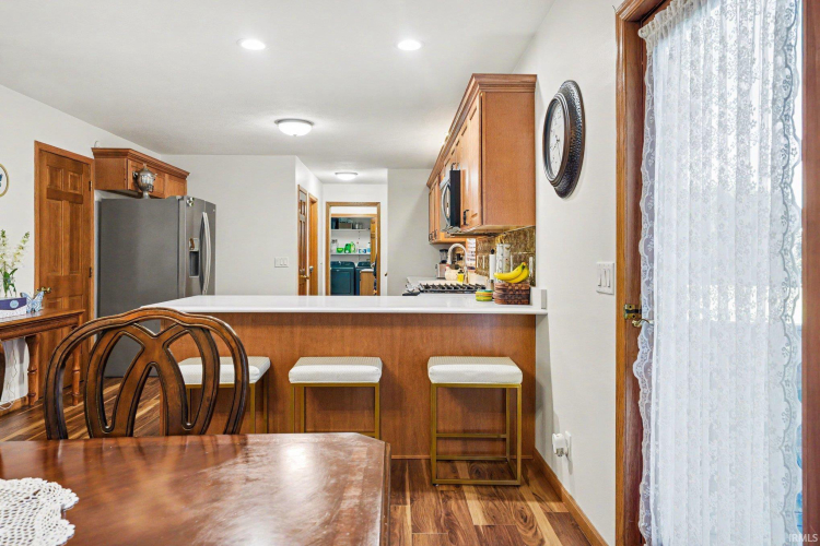 Listing Image 8