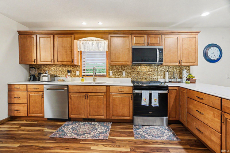 Listing Image 9