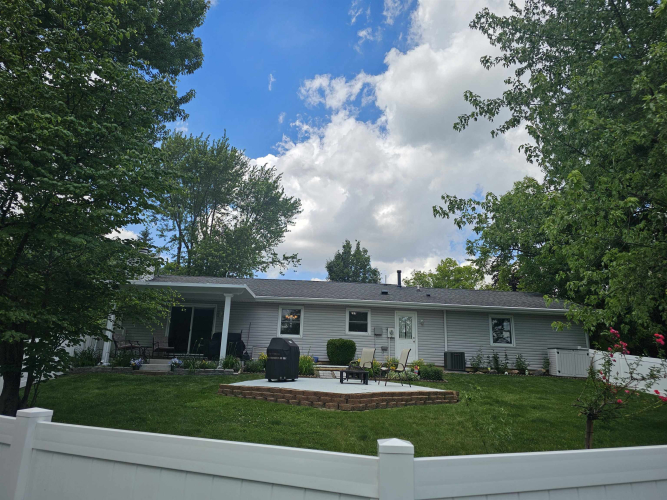 Listing Image 7
