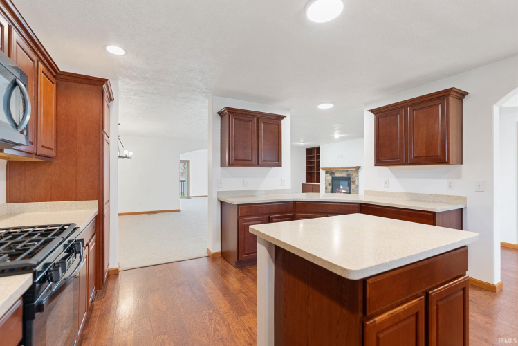 Listing Image 16