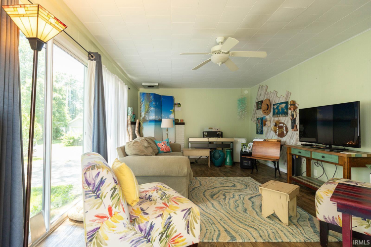 Listing Image 23