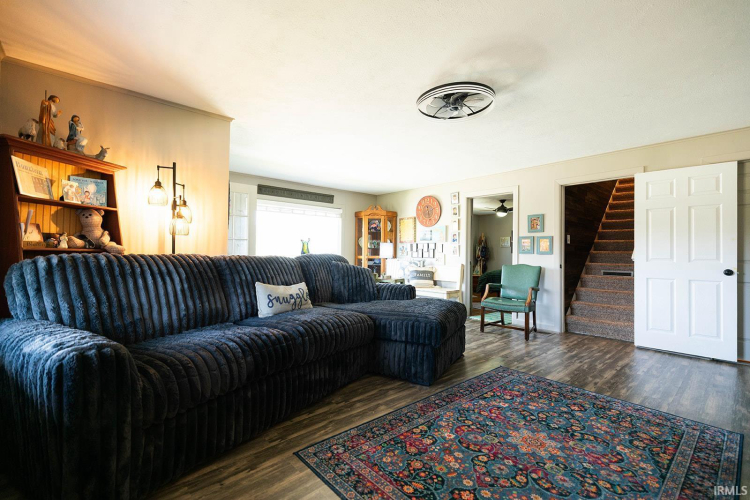 Listing Image 10