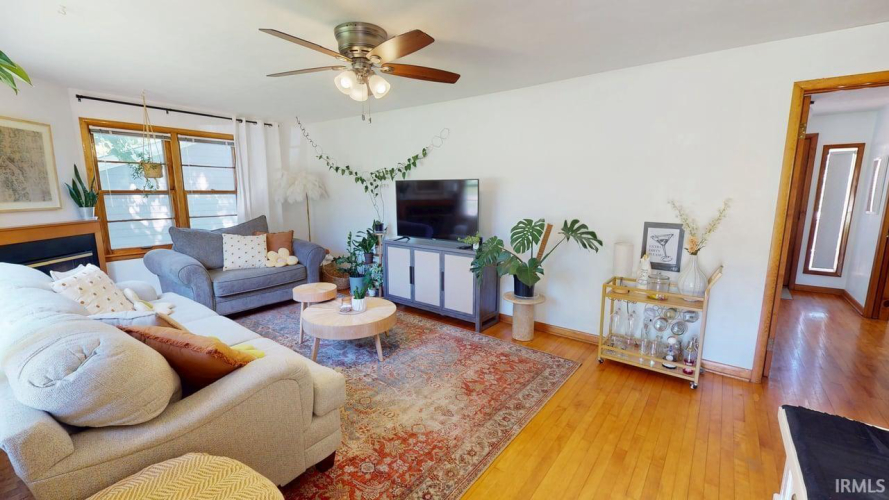 Listing Image 2