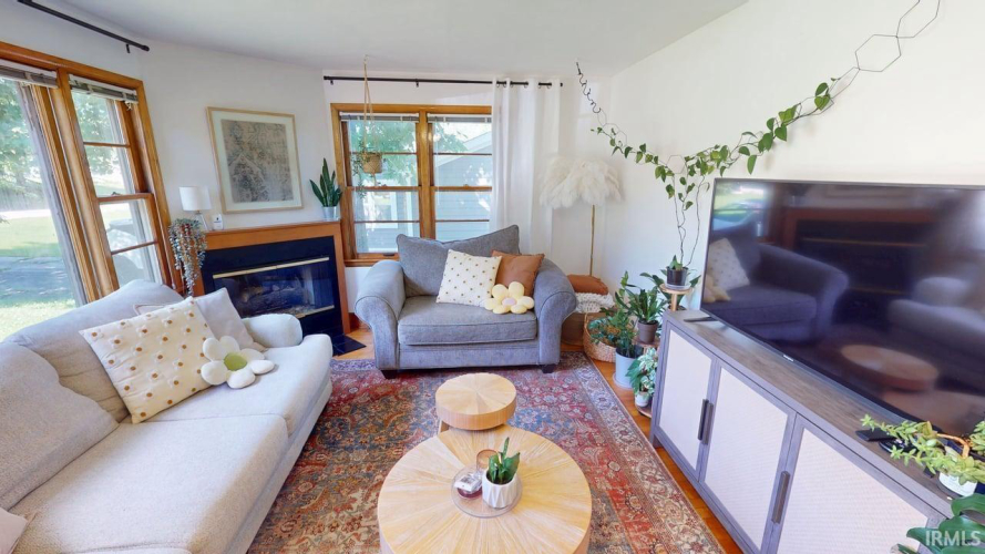 Listing Image 3