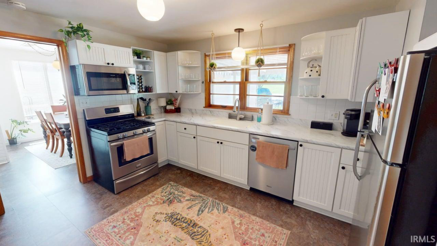 Listing Image 6