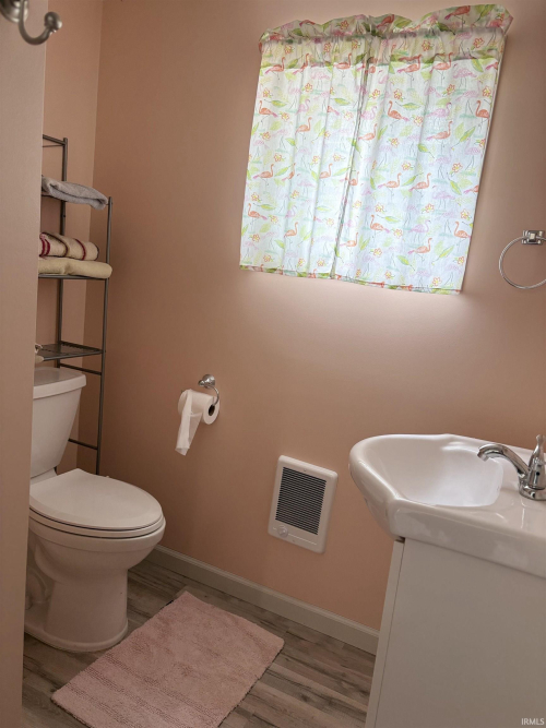 Listing Image 6