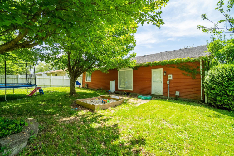 Listing Image 5