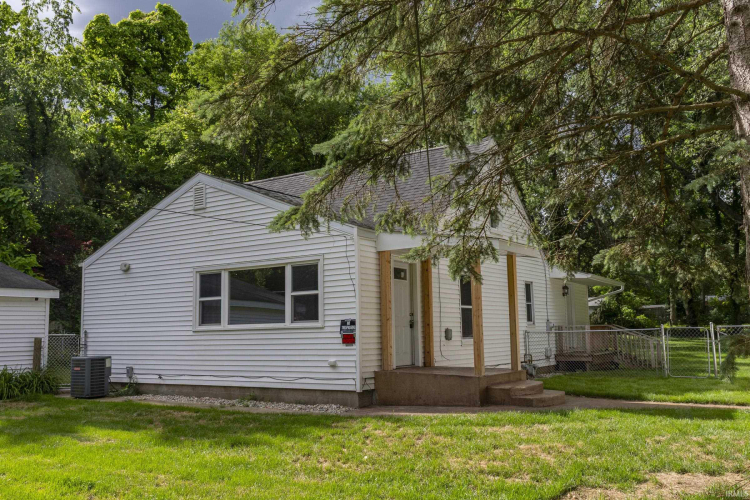 Listing Image 3