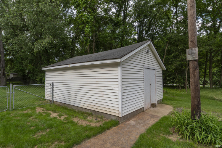 Listing Image 4