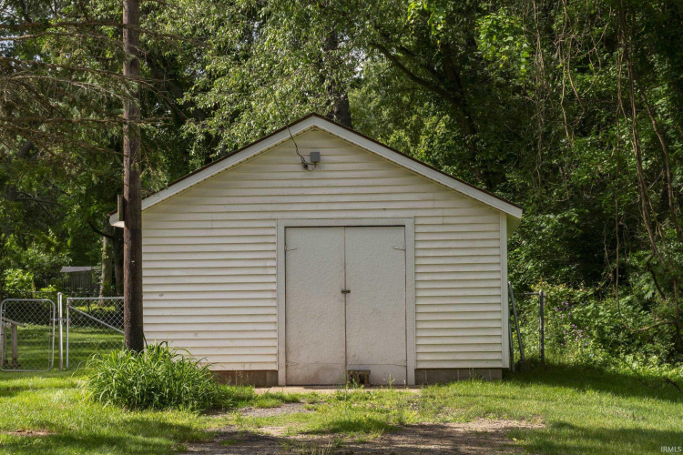 Listing Image 5