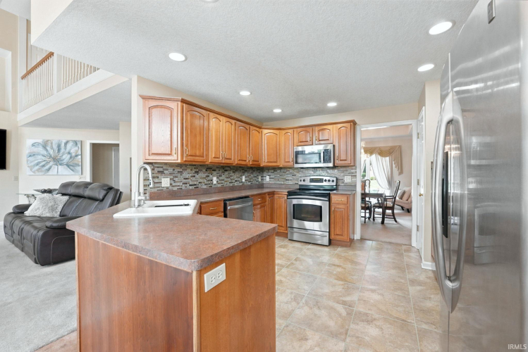 Listing Image 5