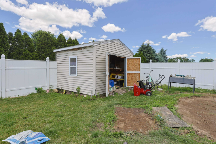 Listing Image 44