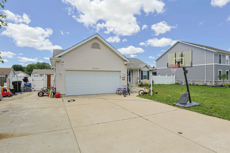 Listing Image 48