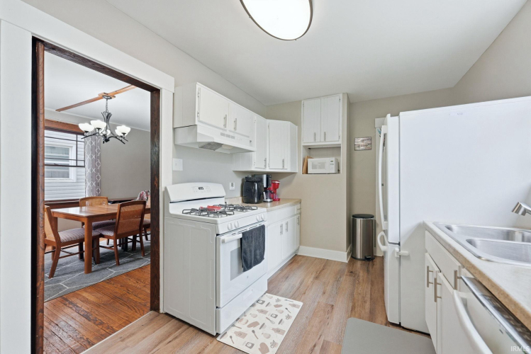 Listing Image 21