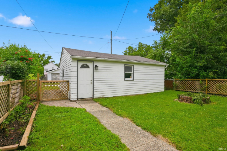 Listing Image 32
