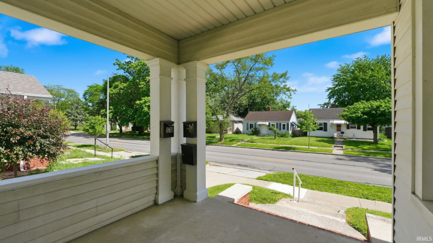Listing Image 6