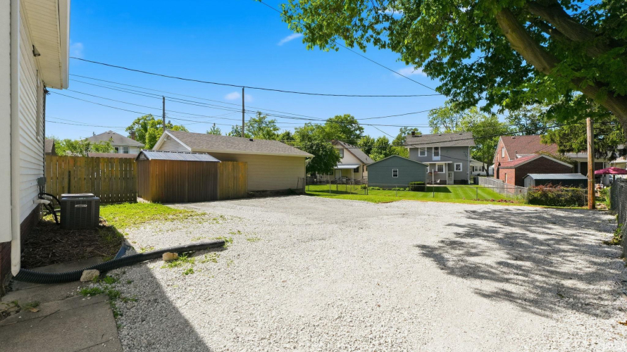 Listing Image 8