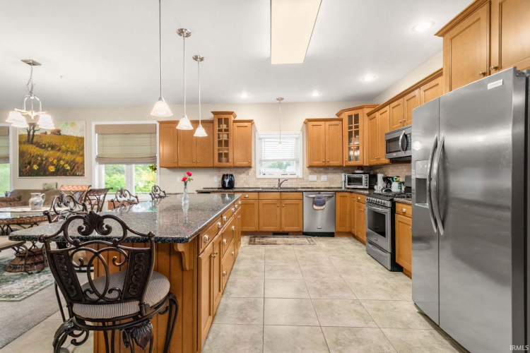 Listing Image 6