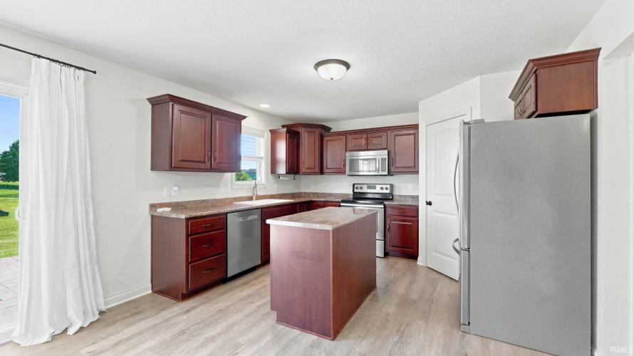 Listing Image 6