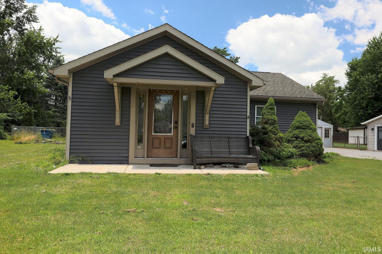 Listing Image 4