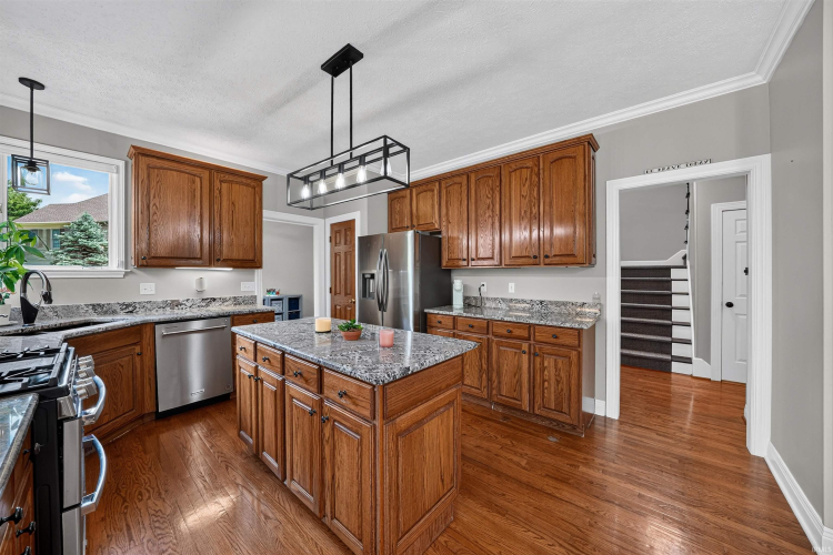 Listing Image 9