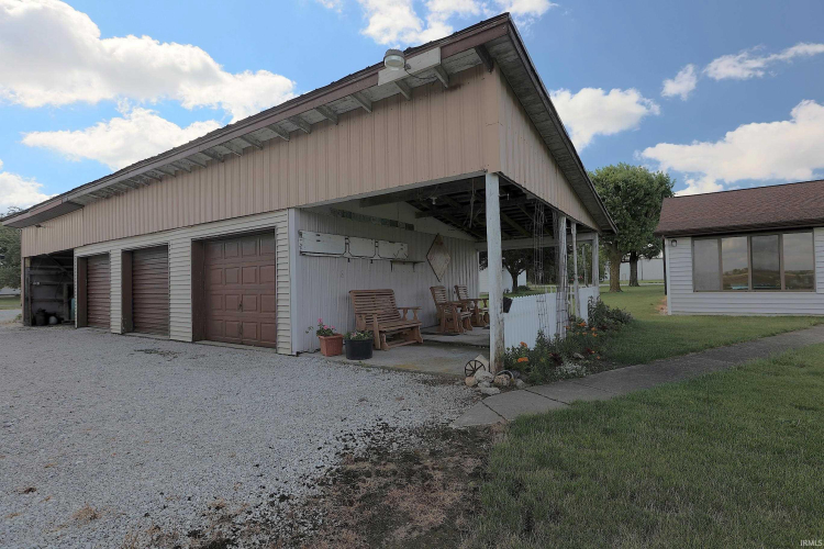Listing Image 19