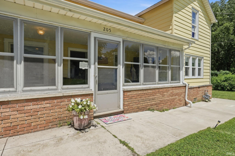 Listing Image 3