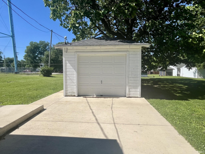 Listing Image 9