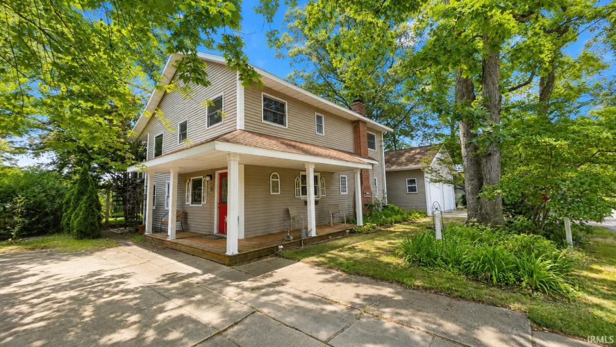 Listing Image 4