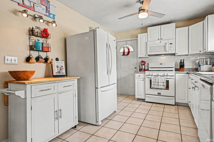 Listing Image 12