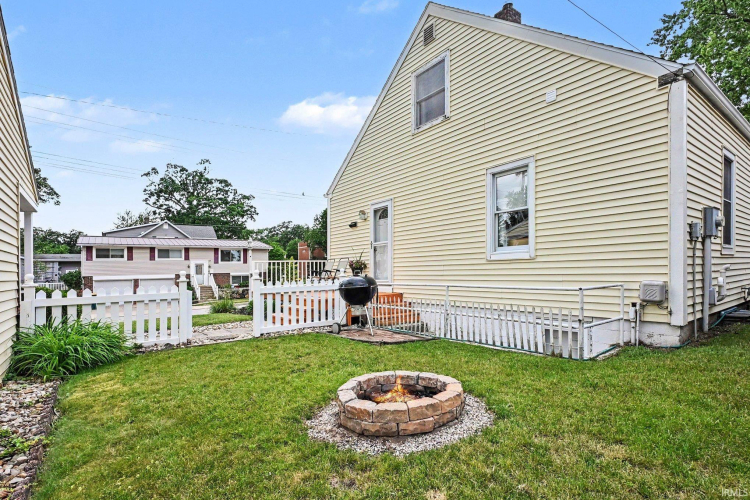 Listing Image 6