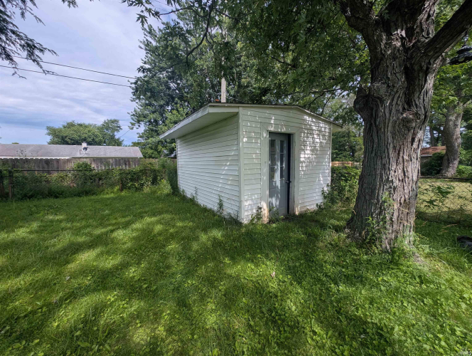 Listing Image 5