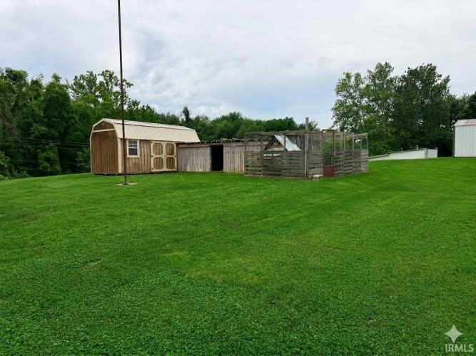 Listing Image 4